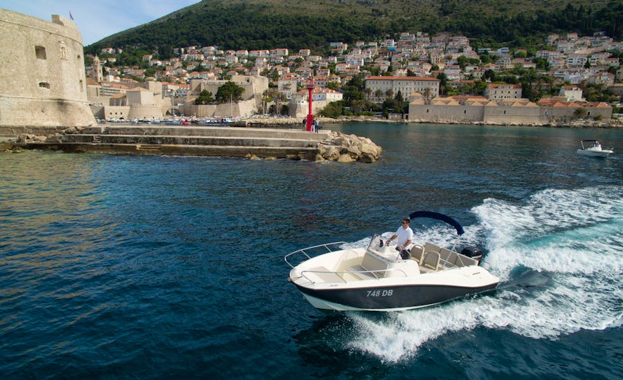 Quick silver 675 - boat tours in Dubrovnik - in front of Porporela, Dubrovnik old town